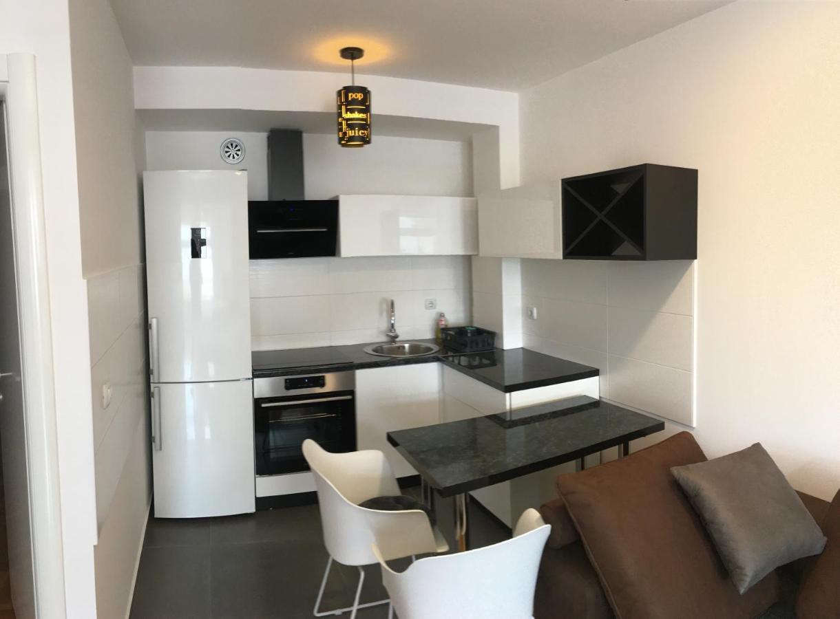 Apartman City Center 3-Setaliste プリイェドル エクステリア 写真