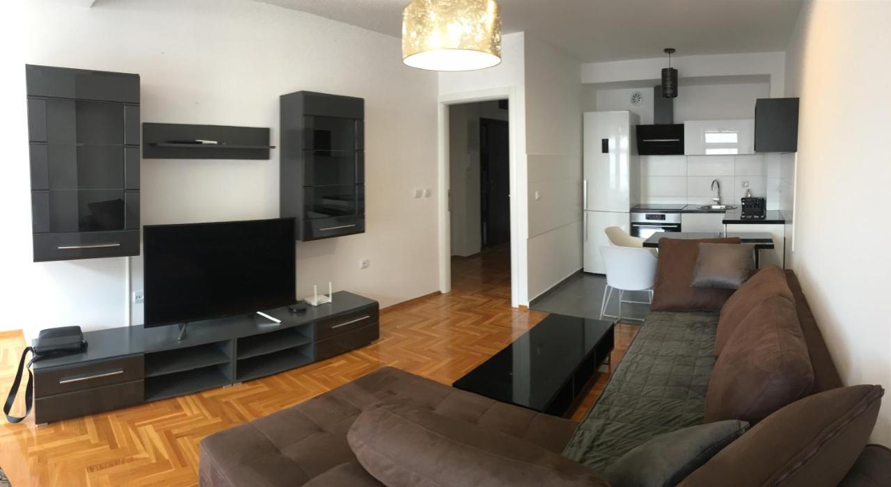 Apartman City Center 3-Setaliste プリイェドル エクステリア 写真