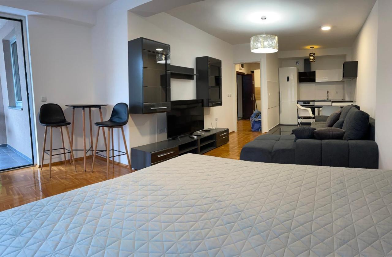 Apartman City Center 3-Setaliste プリイェドル エクステリア 写真