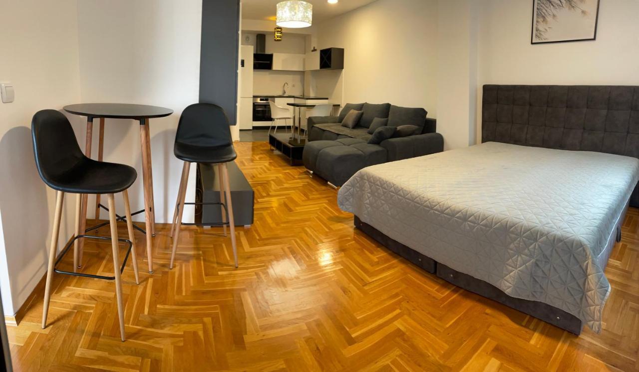 Apartman City Center 3-Setaliste プリイェドル エクステリア 写真
