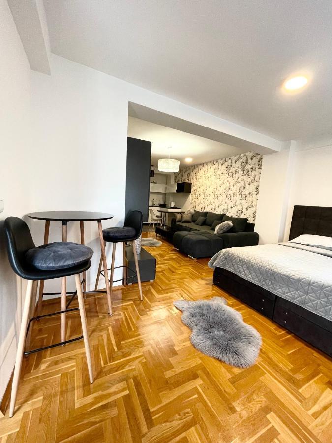Apartman City Center 3-Setaliste プリイェドル エクステリア 写真