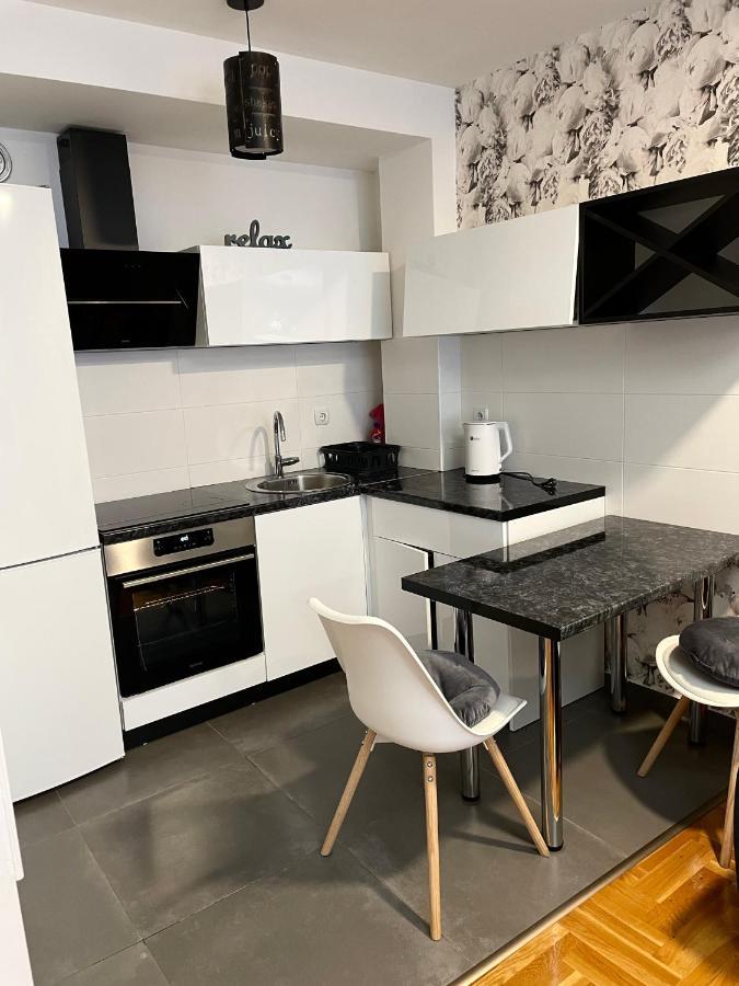 Apartman City Center 3-Setaliste プリイェドル エクステリア 写真